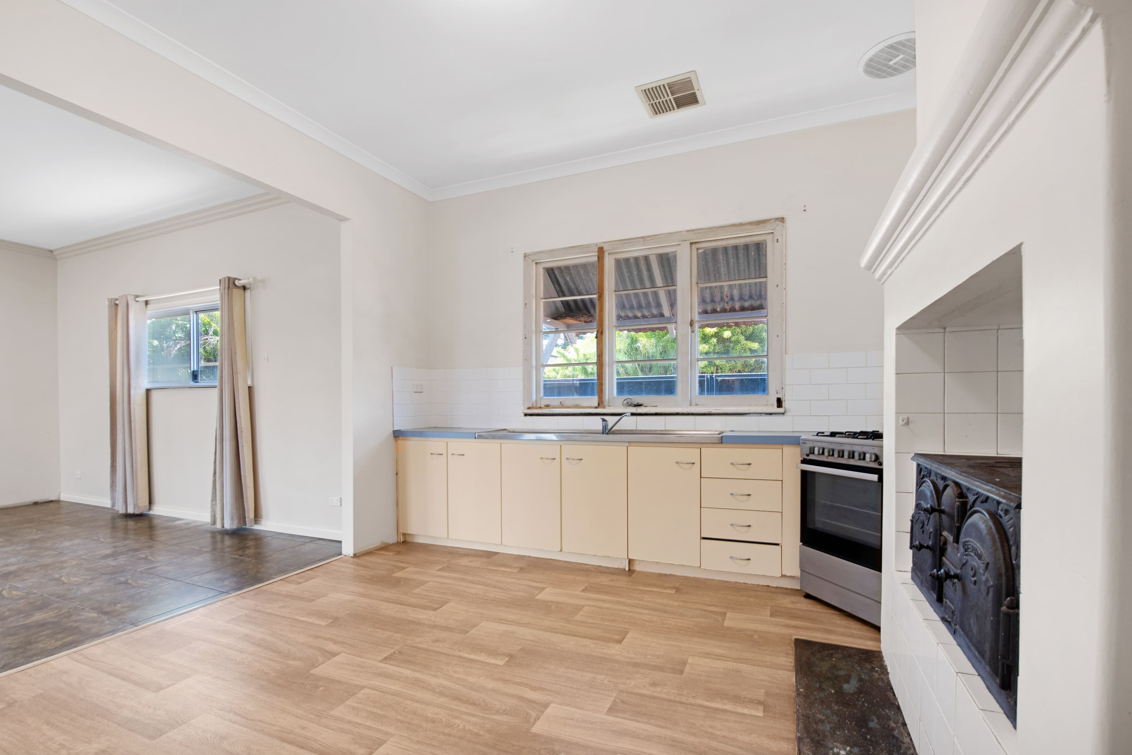 21 Burges Street, Beachlands WA 6530, Beachlands - Thumbnail 3