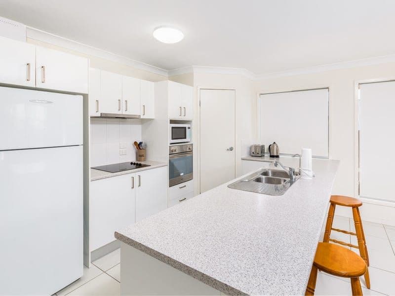 33 Goldenwood Crescent, Fernvale - Image 1