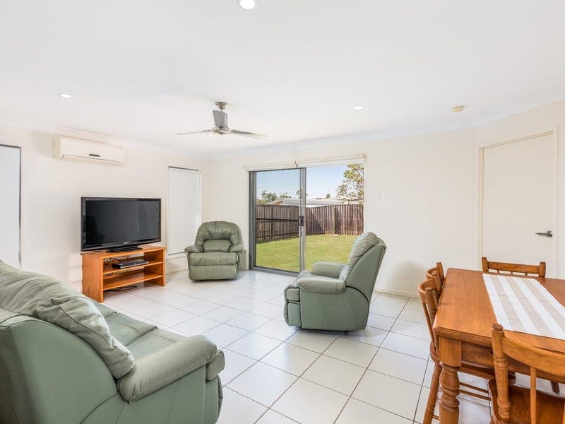 33 Goldenwood Crescent, Fernvale - Thumbnail 2