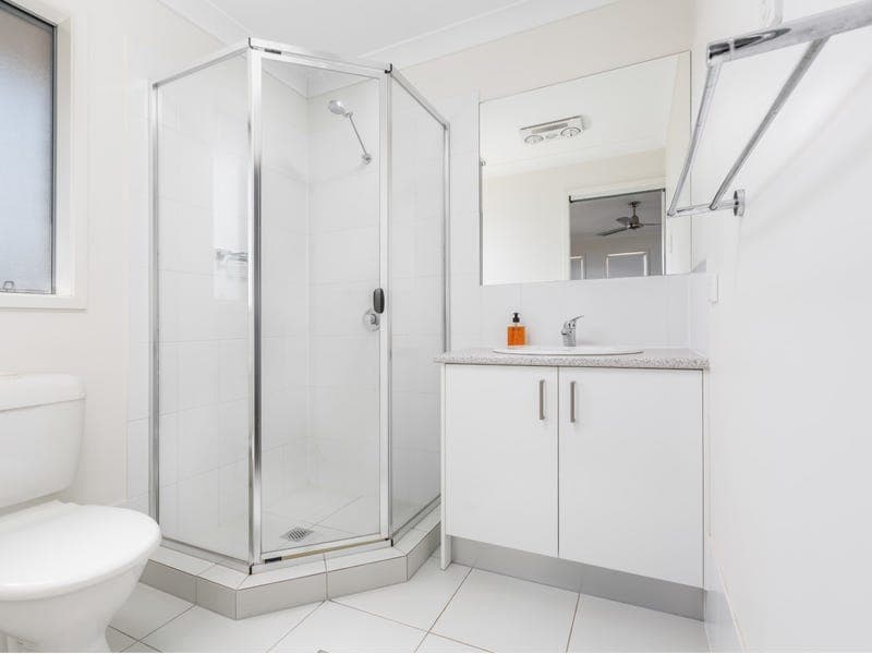 33 Goldenwood Crescent, Fernvale - Thumbnail 5