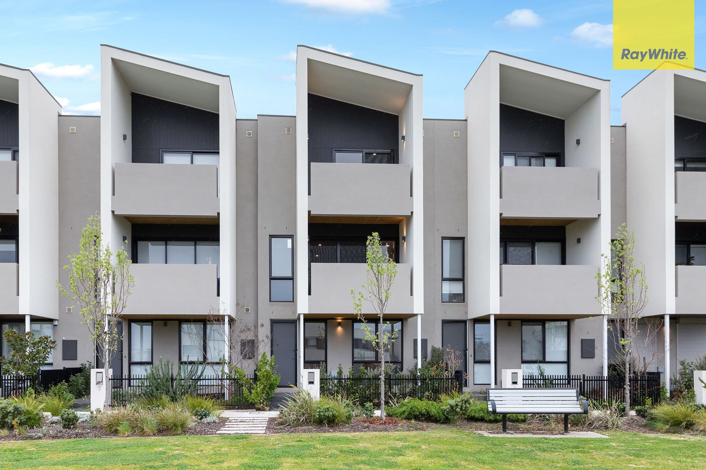 8 Callow Walk, St Albans VIC 3021, St Albans - Image 1