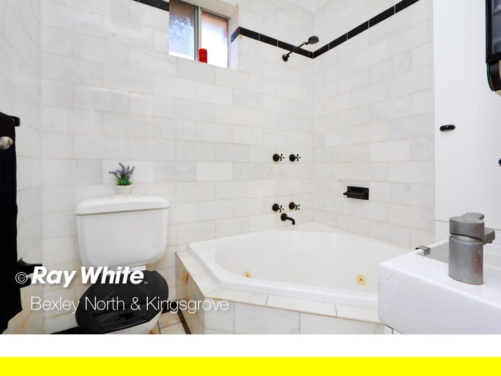 36 Vivienne Street, Kingsgrove NSW 2208, Kingsgrove - Thumbnail 6