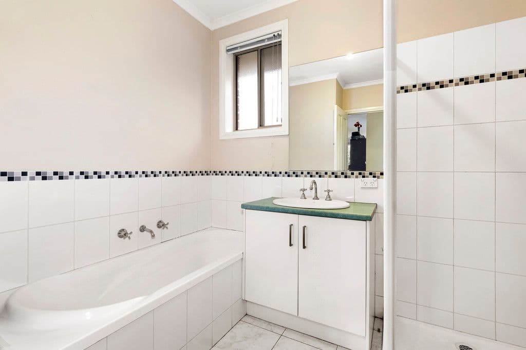 18 Alfred Grove, Oakleigh East VIC 3166, Oakleigh East - Thumbnail 3