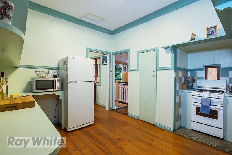 32 Raby Road, COORPAROO QLD 4151, Coorparoo - Thumbnail 6