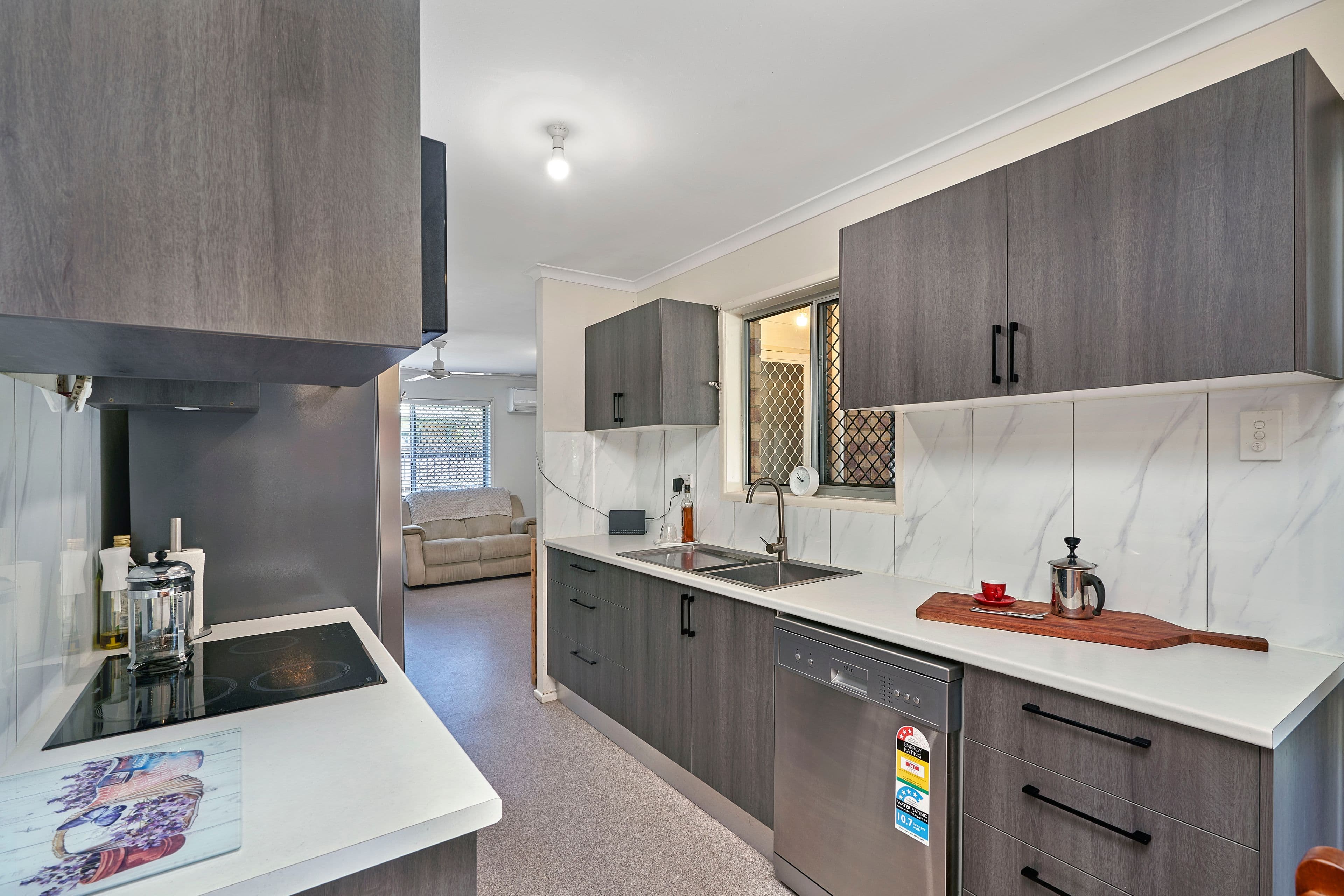 10 Craig Street, Mooroobool QLD 4870, Mooroobool - Thumbnail 8