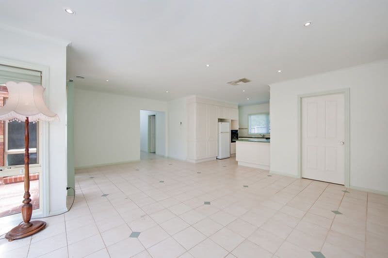 10 Finchley Road, POINT COOK VIC 3030, Point Cook - Thumbnail 6