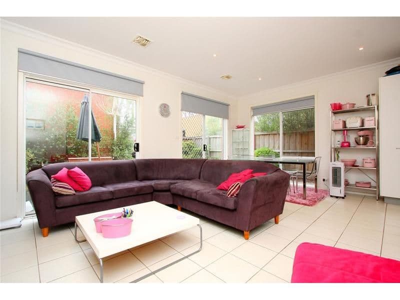 95 Ravenhill Boulevard, ROXBURGH PARK VIC 3064, Roxburgh Park - Thumbnail 2