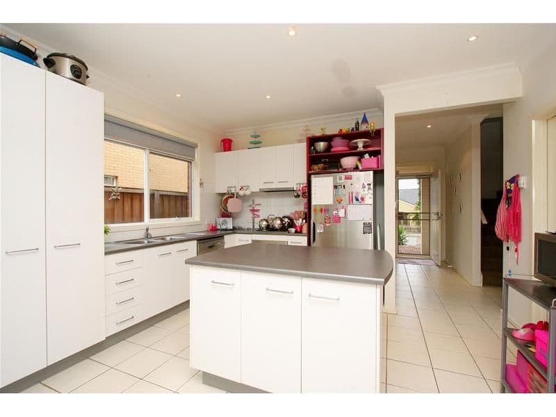 95 Ravenhill Boulevard, ROXBURGH PARK VIC 3064, Roxburgh Park - Thumbnail 3