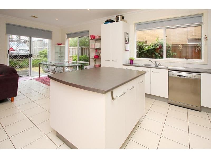 95 Ravenhill Boulevard, ROXBURGH PARK VIC 3064, Roxburgh Park - Thumbnail 8