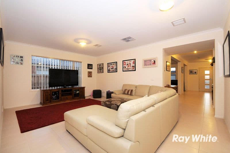 14 Dan Morgan Drive, CRANBOURNE EAST VIC 3977, Cranbourne East - Thumbnail 5