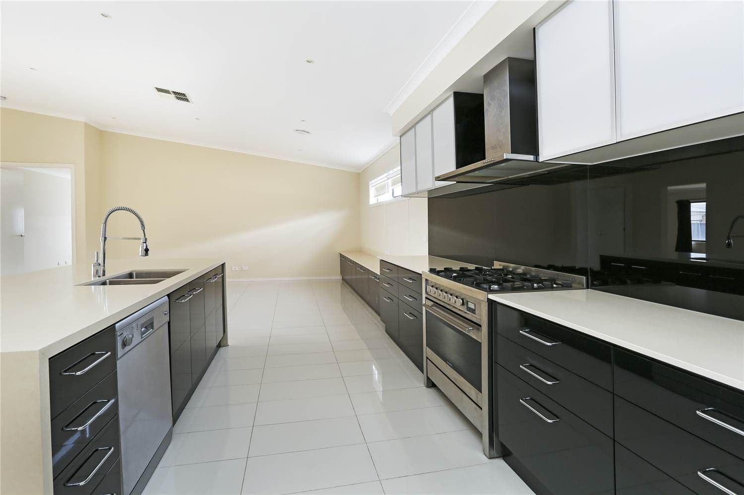 41 Grandlakes Way, LARA VIC 3212, Lara - Thumbnail 3