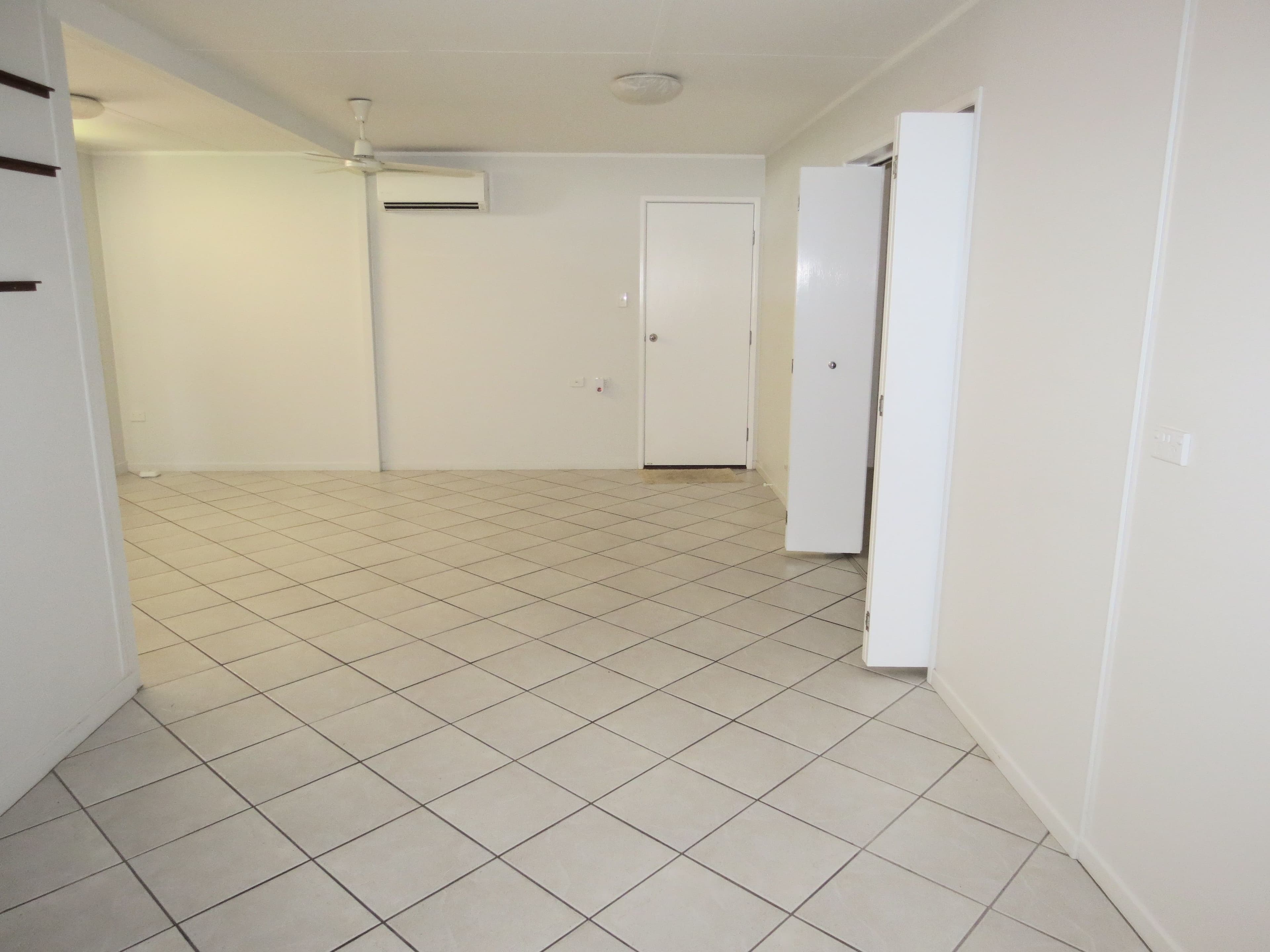 10 Racecourse Road, Emerald QLD 4720, Emerald - Thumbnail 8