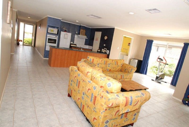 25 Coventry Circuit, SEAFORD RISE SA 5169, Seaford Rise - Thumbnail 2