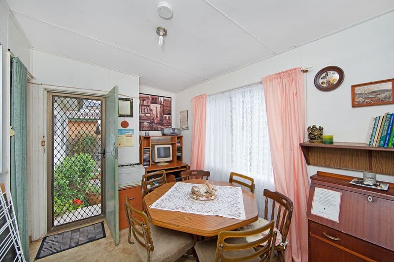 78 Hume Boulevard, KILLARNEY VALE NSW 2261, Killarney Vale - Thumbnail 4