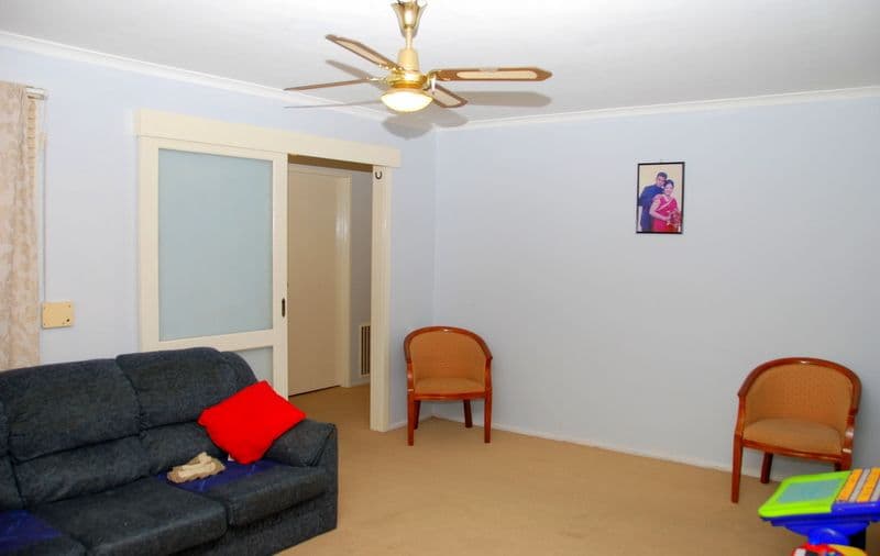 17 Lauren Drive, HAMPTON PARK VIC 3976, Hampton Park - Thumbnail 2