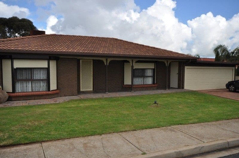 32 Zurich Road, CRAIGMORE SA 5114, Craigmore - Image 1