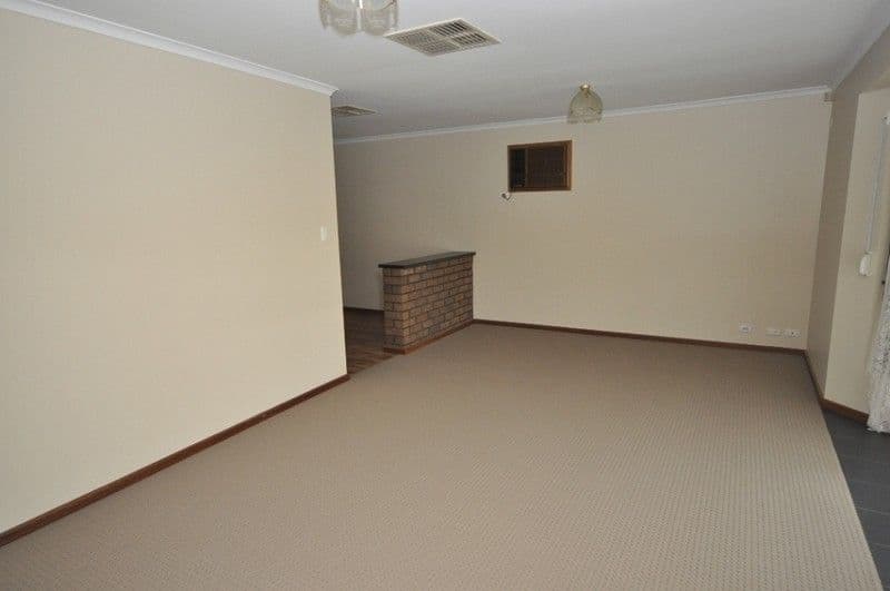 32 Zurich Road, CRAIGMORE SA 5114, Craigmore - Thumbnail 5