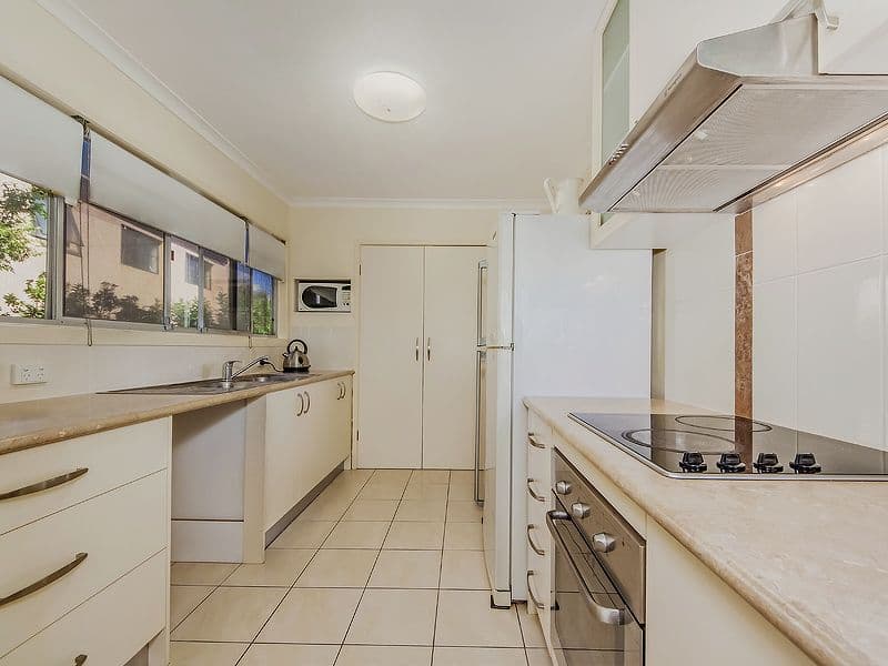 230 Benowa Road, BENOWA QLD 4217, Benowa - Thumbnail 3