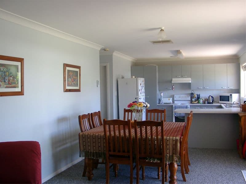 25  Flinders Street, PARKES NSW 2870, Parkes - Thumbnail 2