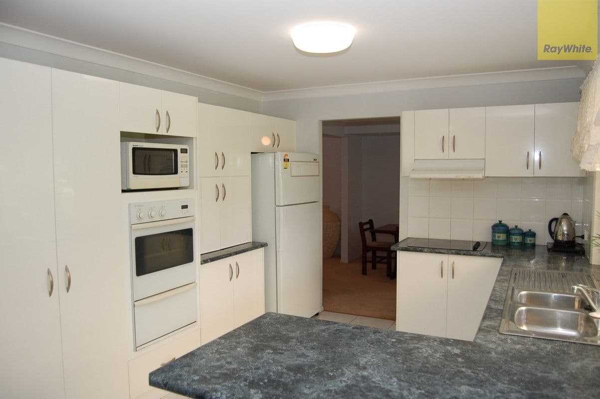 5 Carnation Crescent, Calamvale QLD 4116, Calamvale - Thumbnail 2