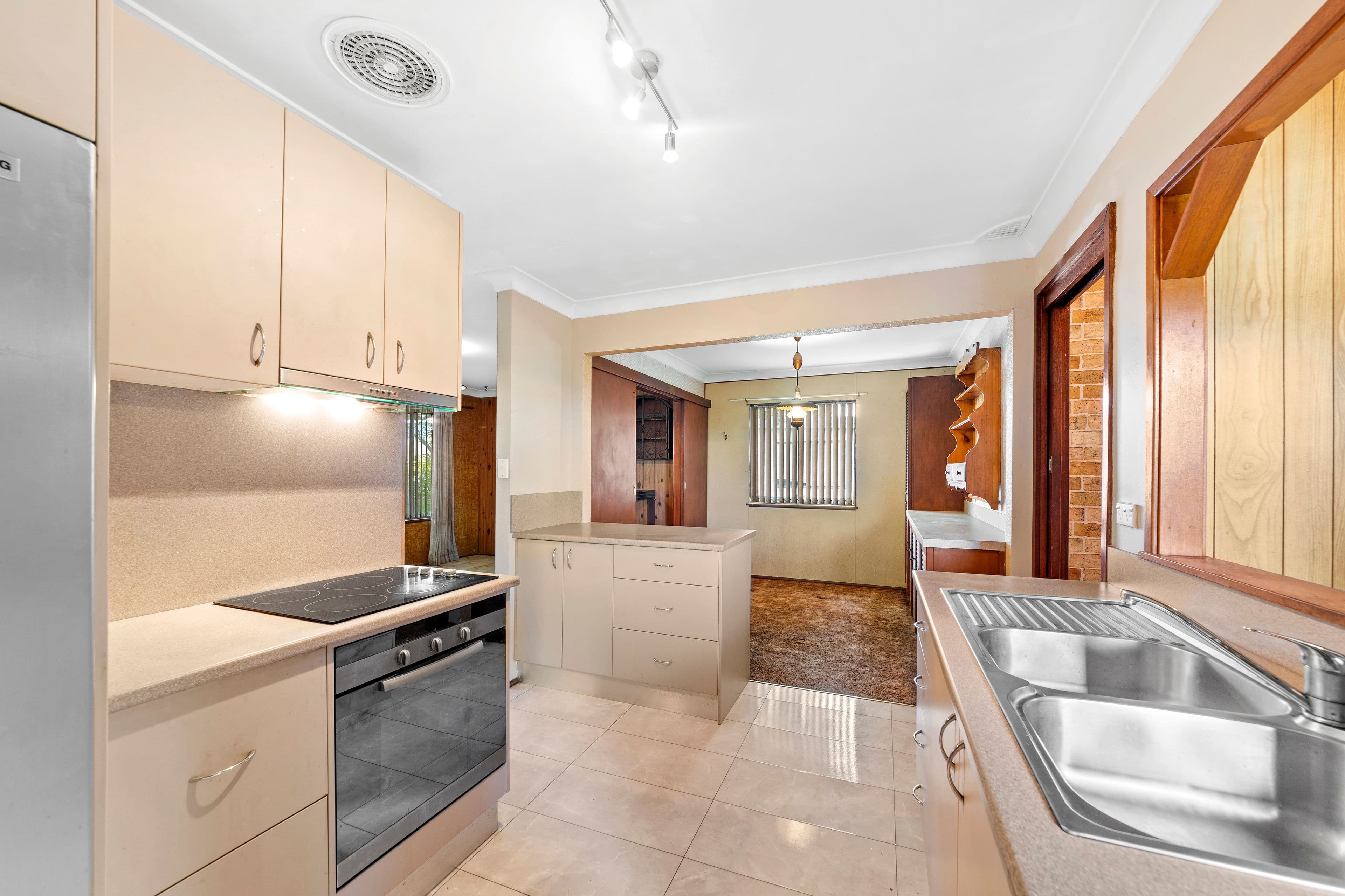 33 Woodlawn Drive, Budgewoi - Thumbnail 2