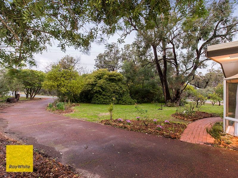2 Lyndhurst Road, Kalamunda WA 6076, Kalamunda - Thumbnail 3