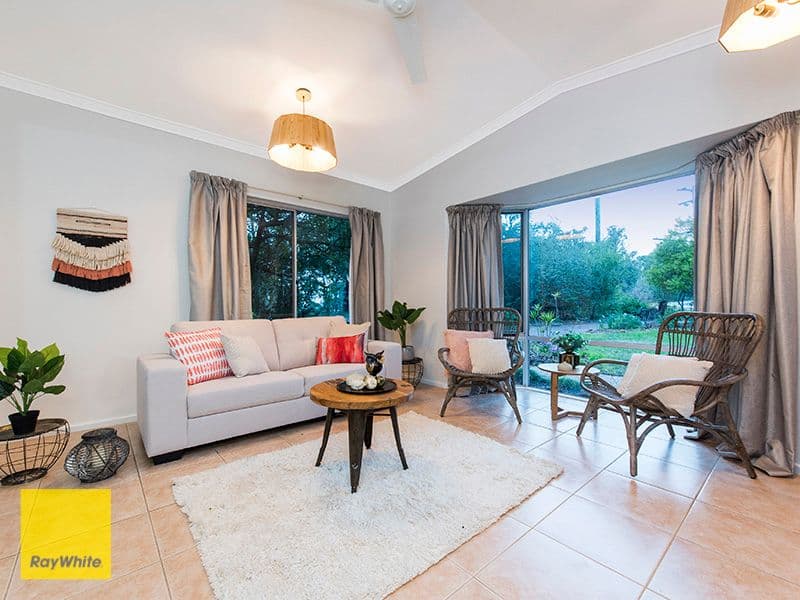 2 Lyndhurst Road, Kalamunda WA 6076, Kalamunda - Thumbnail 5