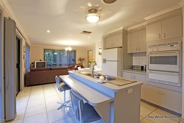 60 Incana Drive, MILL PARK VIC 3082, Mill Park - Thumbnail 5