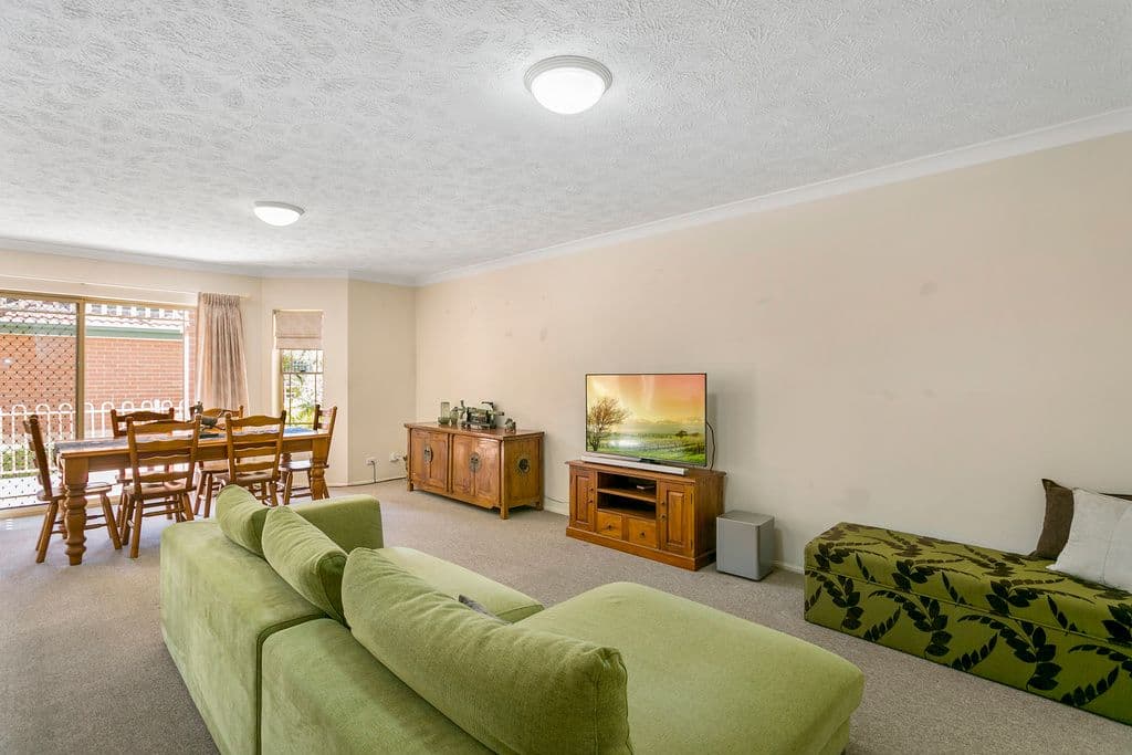 53 Bauer Street, Southport QLD 4215, Southport - Thumbnail 2