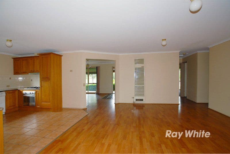 2 Maltravers Crescent, CRANBOURNE VIC 3977, Cranbourne North - Thumbnail 6