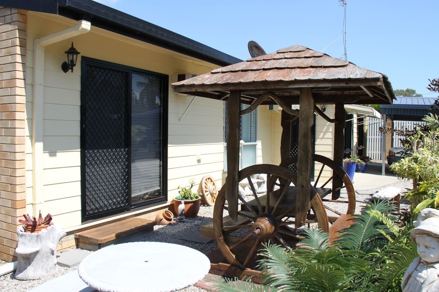 21 Alkina Crescent, Boyne Island QLD 4680, Boyne Island - Thumbnail 2