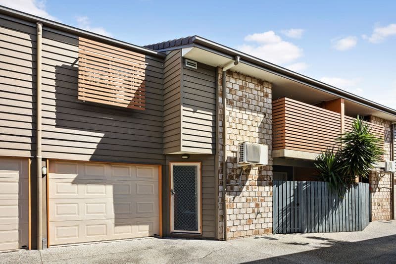 48 Fleet Drive, Kippa-Ring - Image 1
