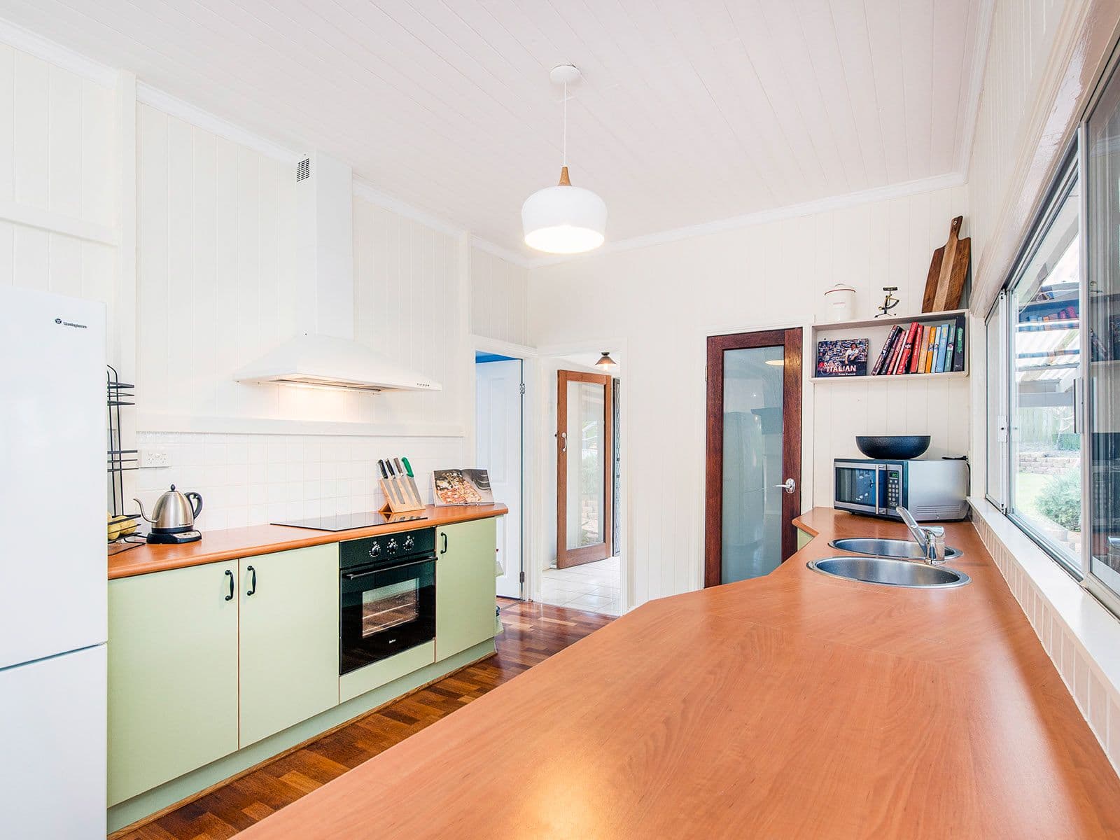 24 Binya Street, Holland Park QLD 4121, Holland Park - Thumbnail 3