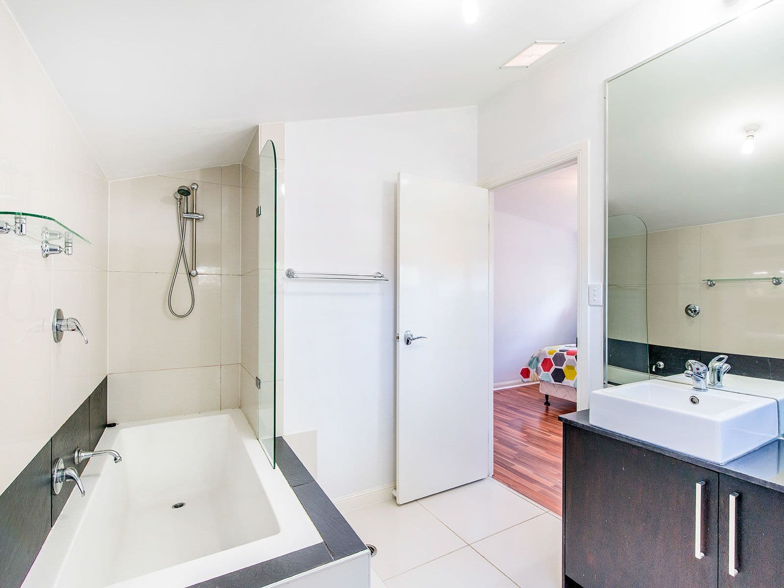 24 Binya Street, Holland Park QLD 4121, Holland Park - Thumbnail 7