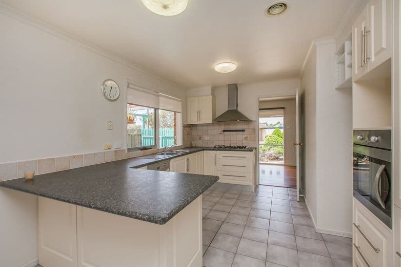 23 Horseshoe Crescent, Epping VIC 3076, Epping - Thumbnail 2