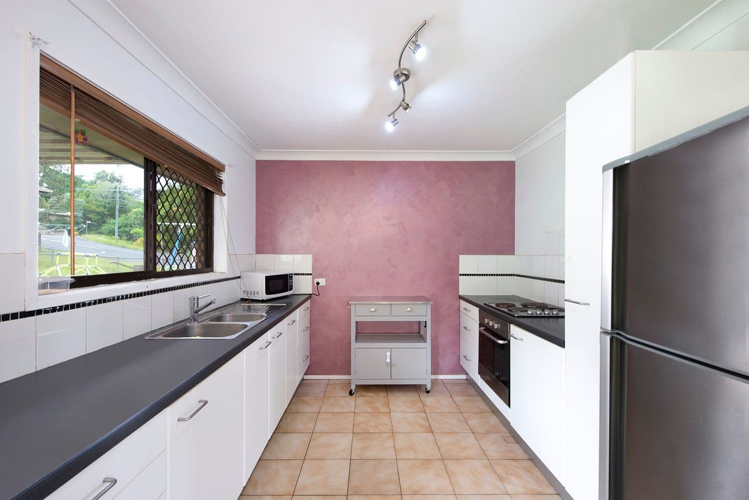 29 Anchusa Street, Kingston QLD 4114, Kingston - Thumbnail 4