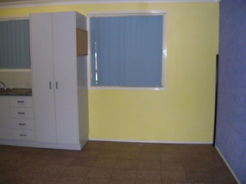 17 Meilland Street, PARKHURST QLD 4702, Parkhurst - Thumbnail 3