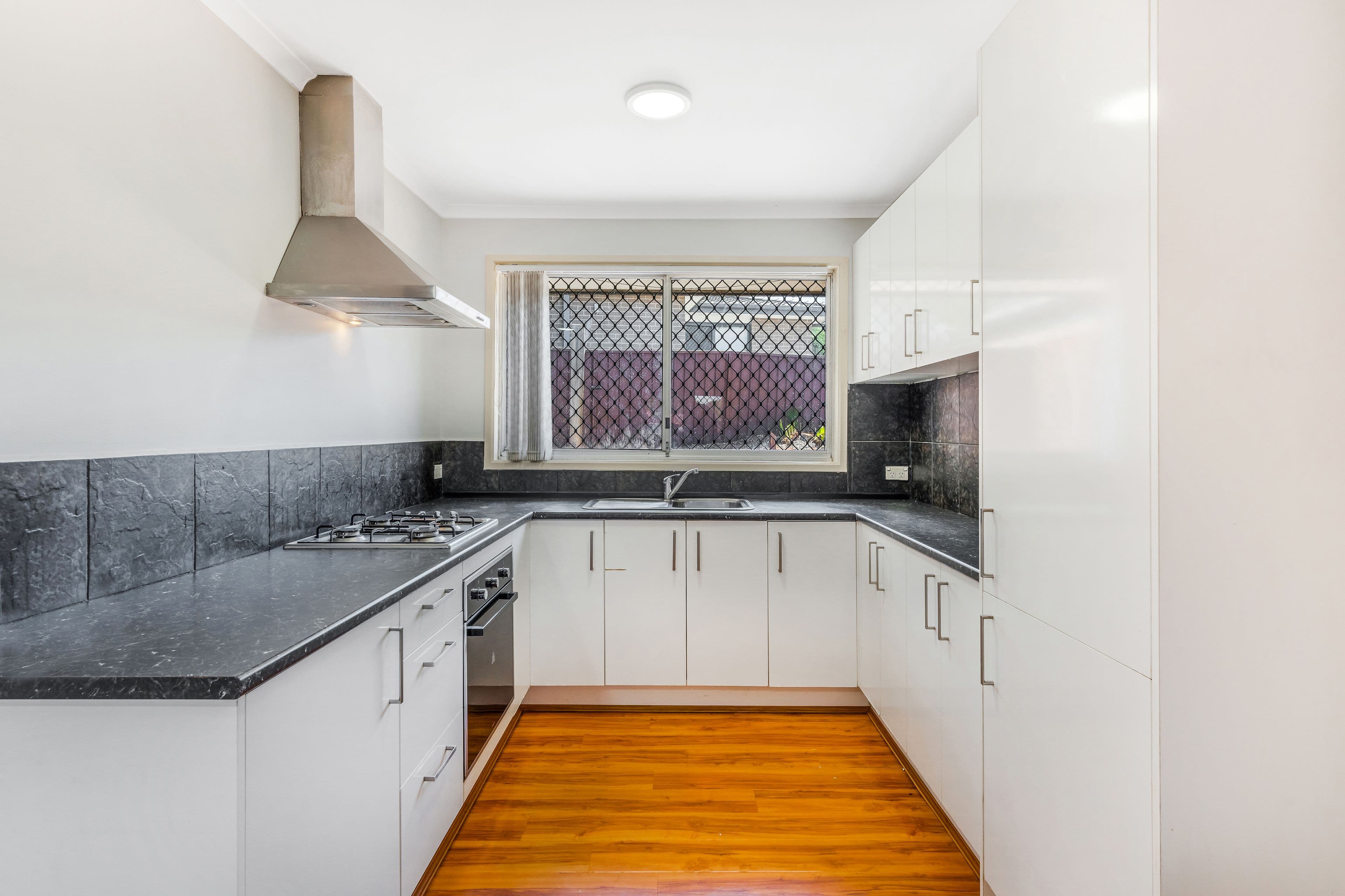 8 Newbury Place, Eagle Vale NSW 2558, Eagle Vale - Thumbnail 8