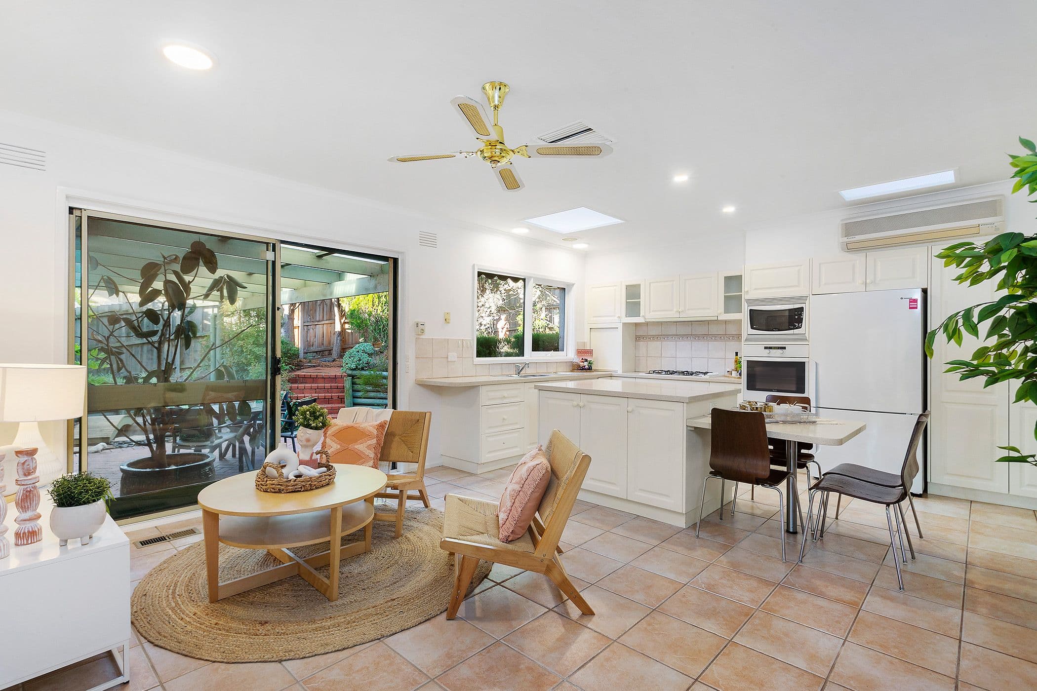 28 Harlington Avenue, Eltham VIC 3095, Eltham - Thumbnail 2