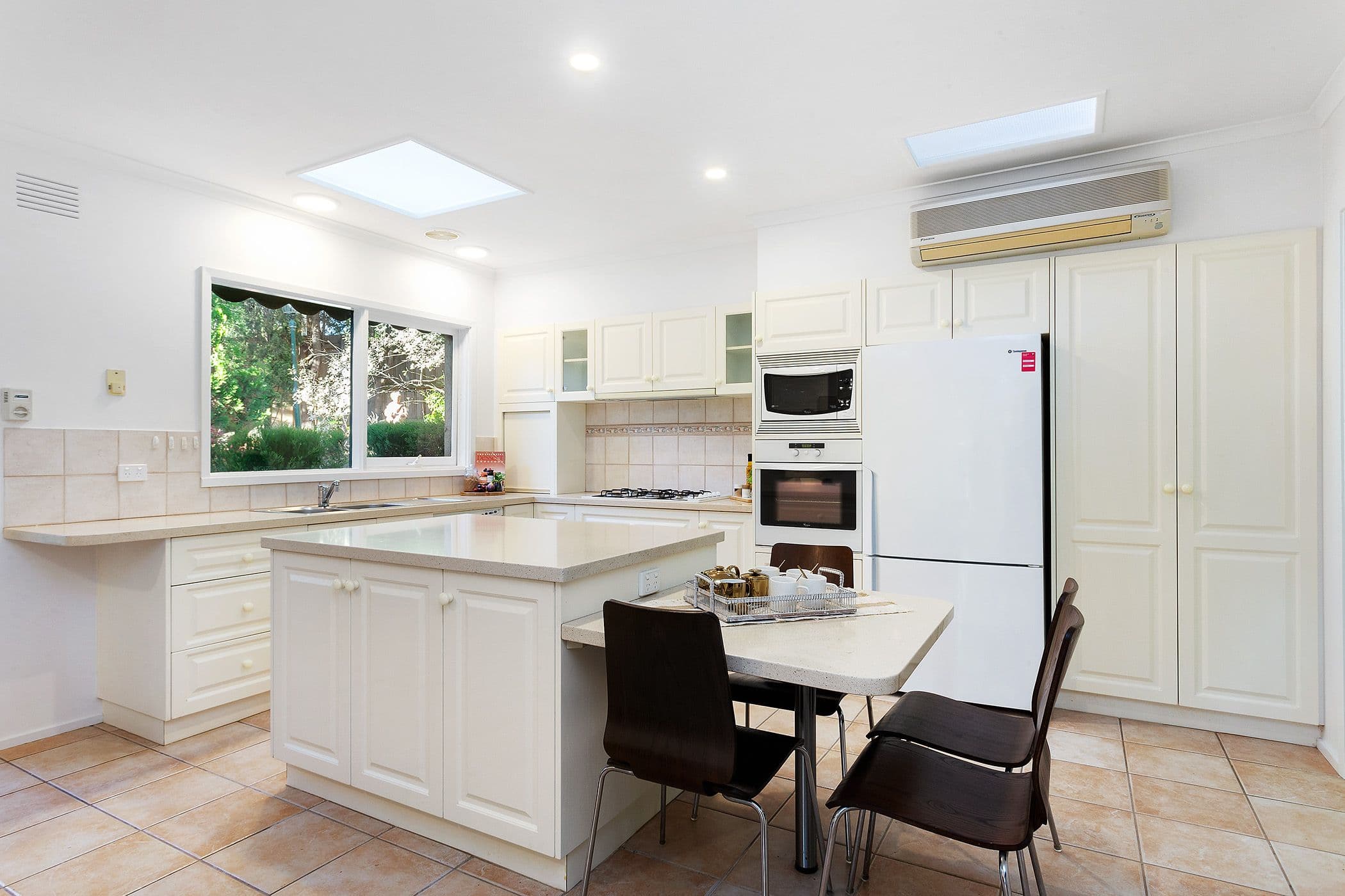 28 Harlington Avenue, Eltham VIC 3095, Eltham - Thumbnail 8