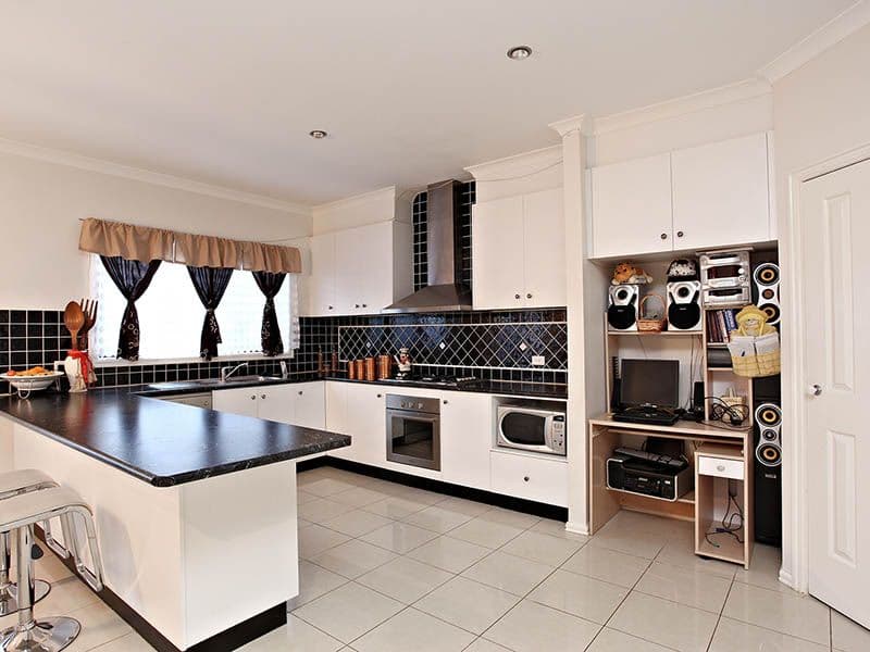2  Lucy Close, TARNEIT VIC 3029, Tarneit - Thumbnail 2