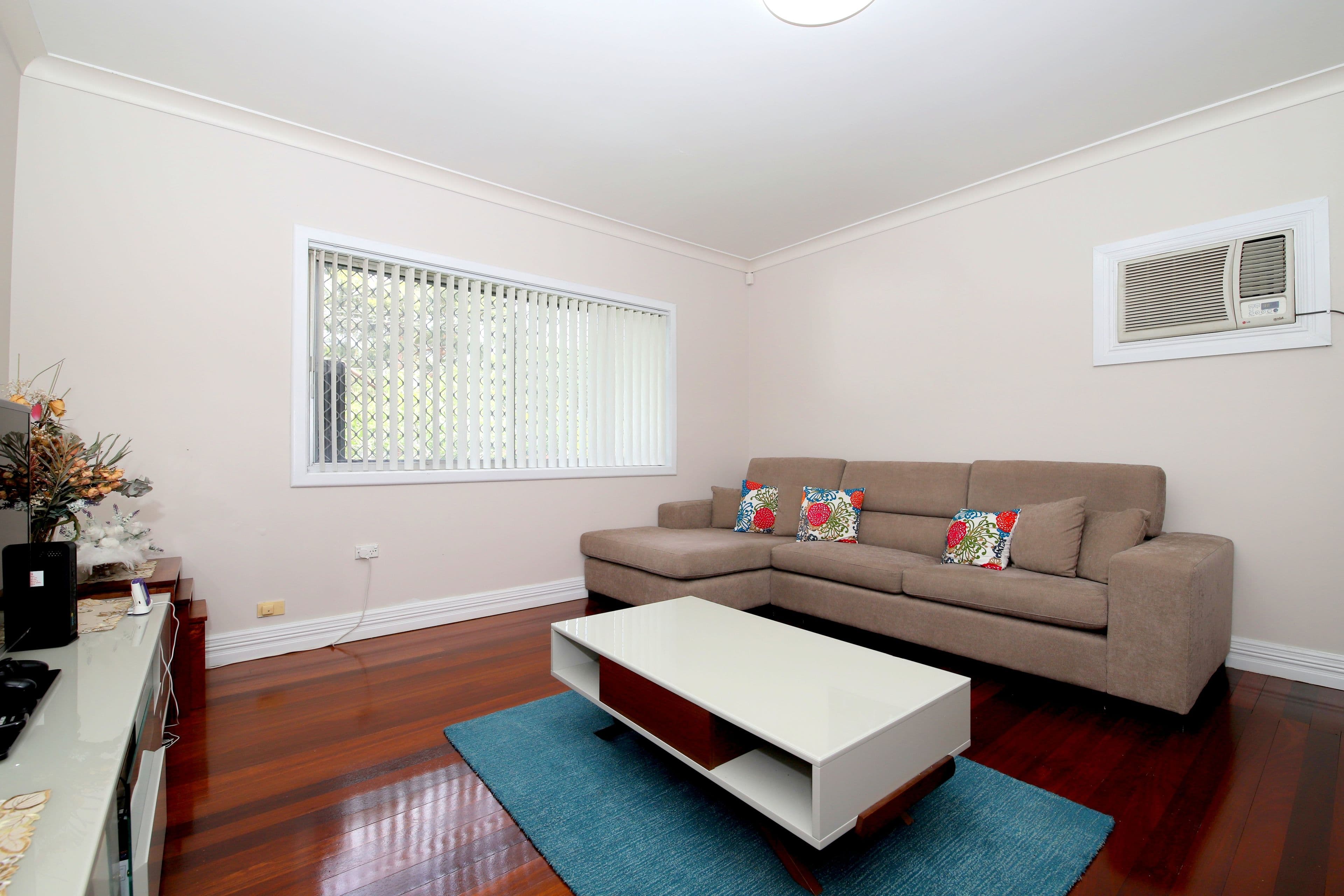 40 Endeavour Road, Georges Hall - Thumbnail 3