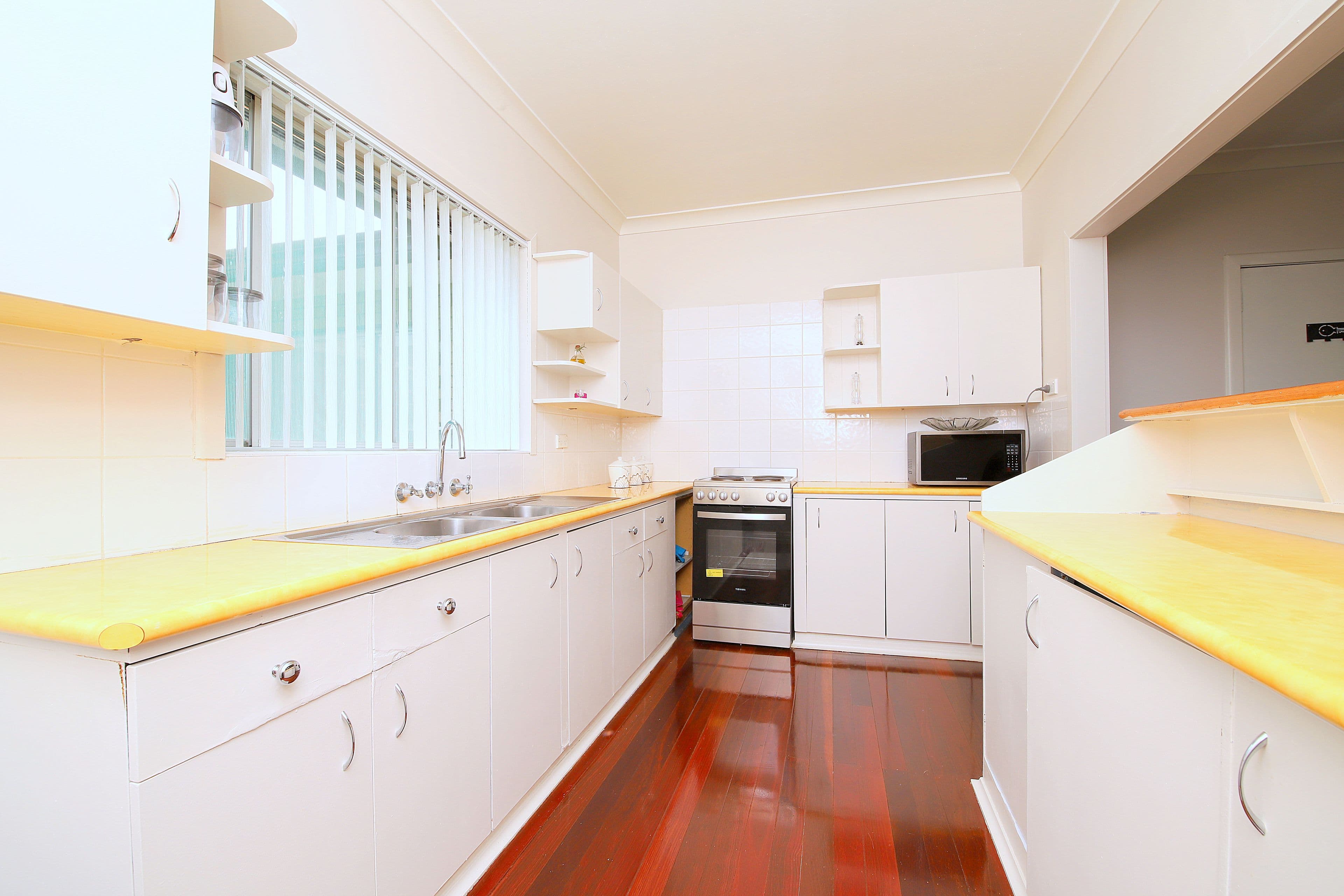 40 Endeavour Road, Georges Hall - Thumbnail 4