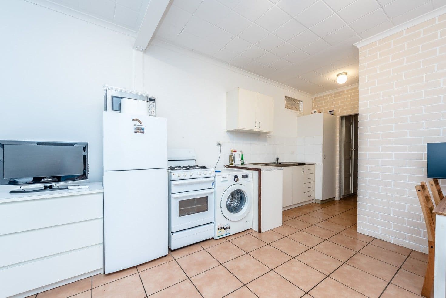 83 Gregory Street, Beachlands WA 6530, Beachlands - Thumbnail 3
