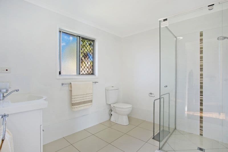 331 Cliveden Avenue, OXLEY QLD 4075, Oxley - Thumbnail 6