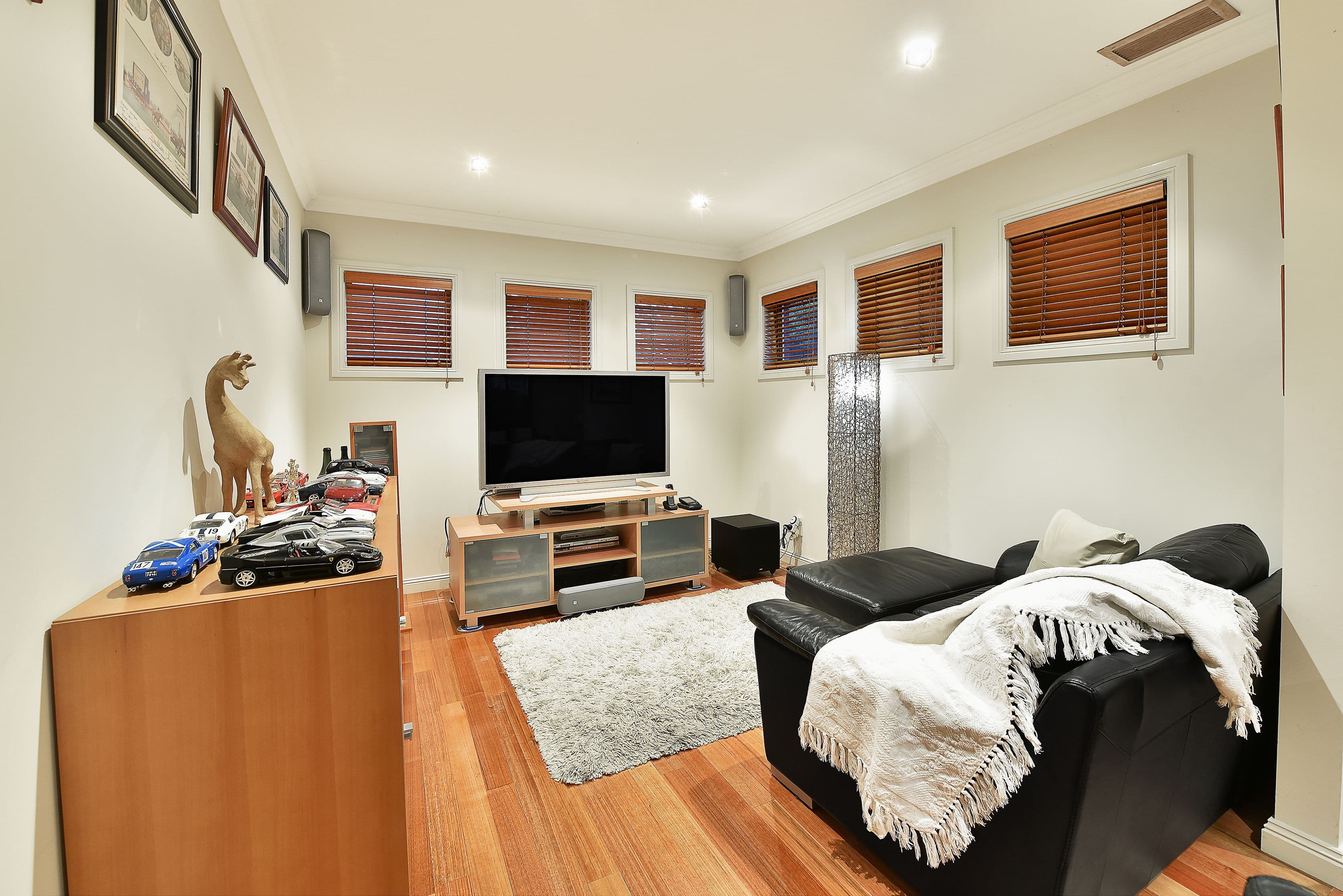 10 Shore Grove, Coburg North VIC 3058, Coburg North - Thumbnail 2