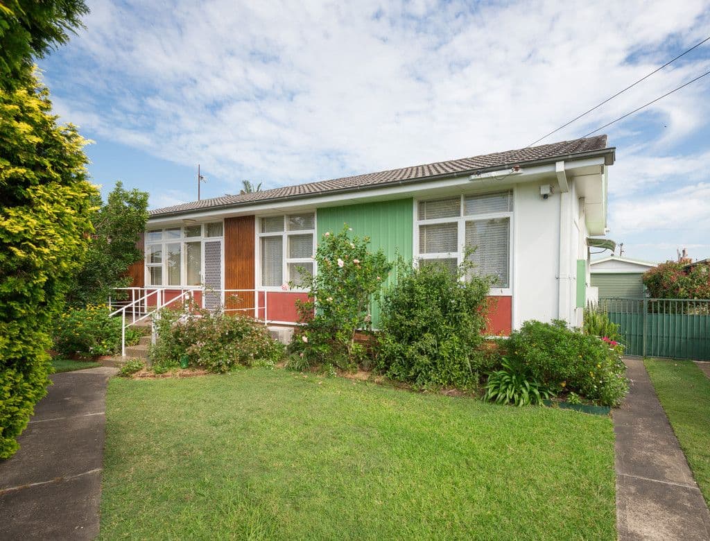 8 Sassafras Avenue, Windang NSW 2528, Windang - Image 1