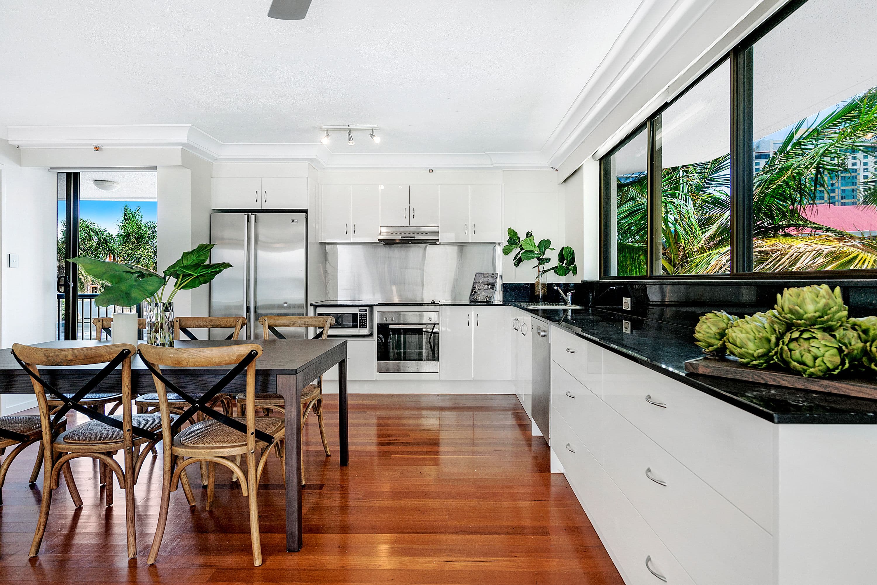 201 'Longbeach' 28 Northcliffe Terrace, Surfers Paradise QLD 4217, Surfers Paradise - Thumbnail 3