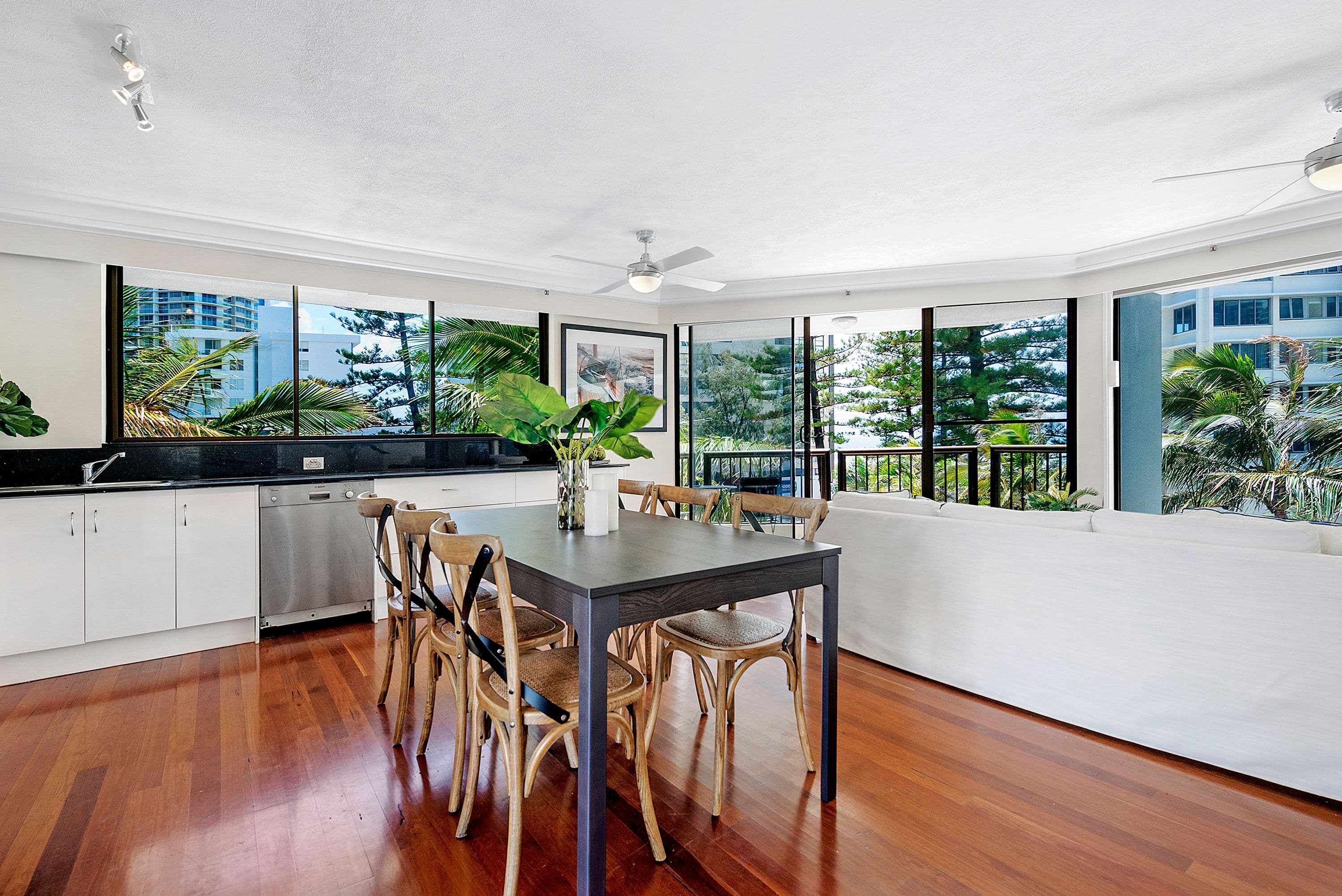 201 'Longbeach' 28 Northcliffe Terrace, Surfers Paradise QLD 4217, Surfers Paradise - Thumbnail 4