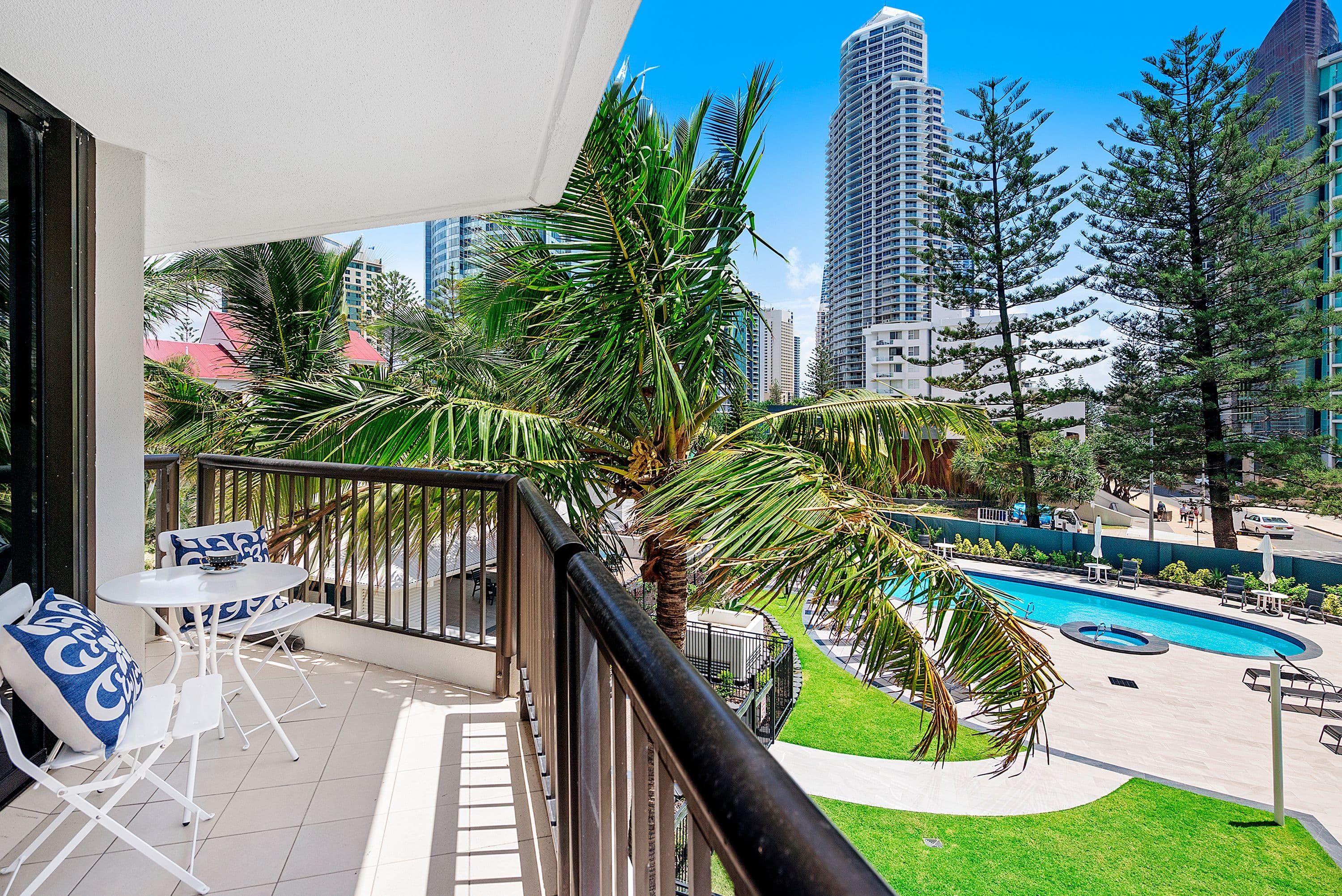 201 'Longbeach' 28 Northcliffe Terrace, Surfers Paradise QLD 4217, Surfers Paradise - Thumbnail 6